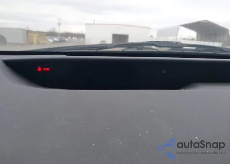 2005 Toyota Prius z USA, uszkodzony, nr VIN JTDKB20UX57051148